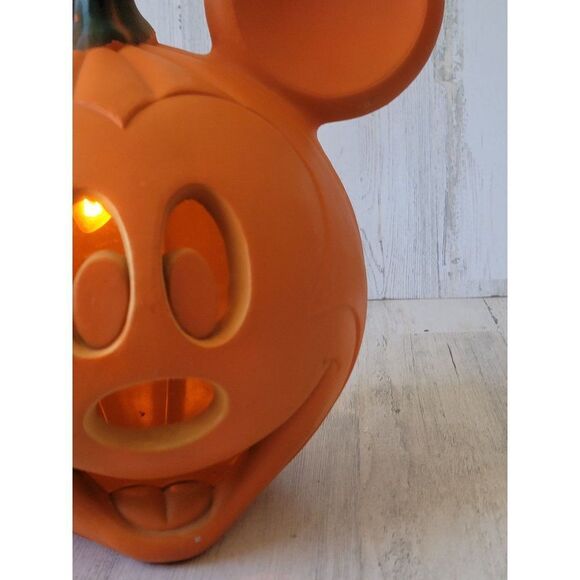 Vintage Mickey Mouse light up face pumpkin Halloween home decor - Picture 4 of 10
